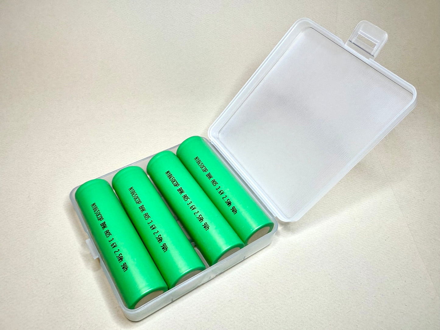 4x BAK 18650 2600mAh 3.7V Li-ion Batteries with Clear Plastic Case – New